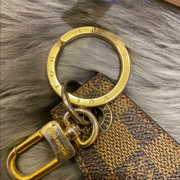 Louis Vuitton Enchappes Key Holder - Picture 3 of 3